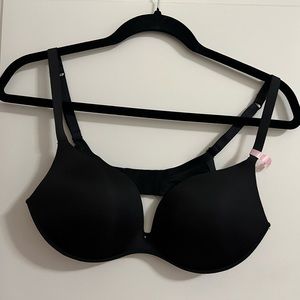 Black bra from La Vie En Rose